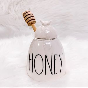 Rae Dunn Honey Pot 🍯